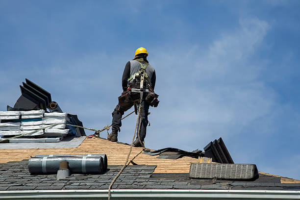 Professional Roofing technician working in Cottonwood, ID